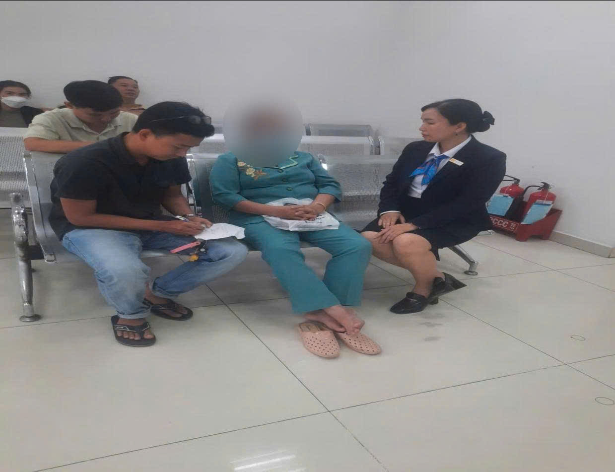 Công an phường Trà Vinh kịp thời ngăn chặn trường hợp chuyển tiền cho đối tượng lừa đảo