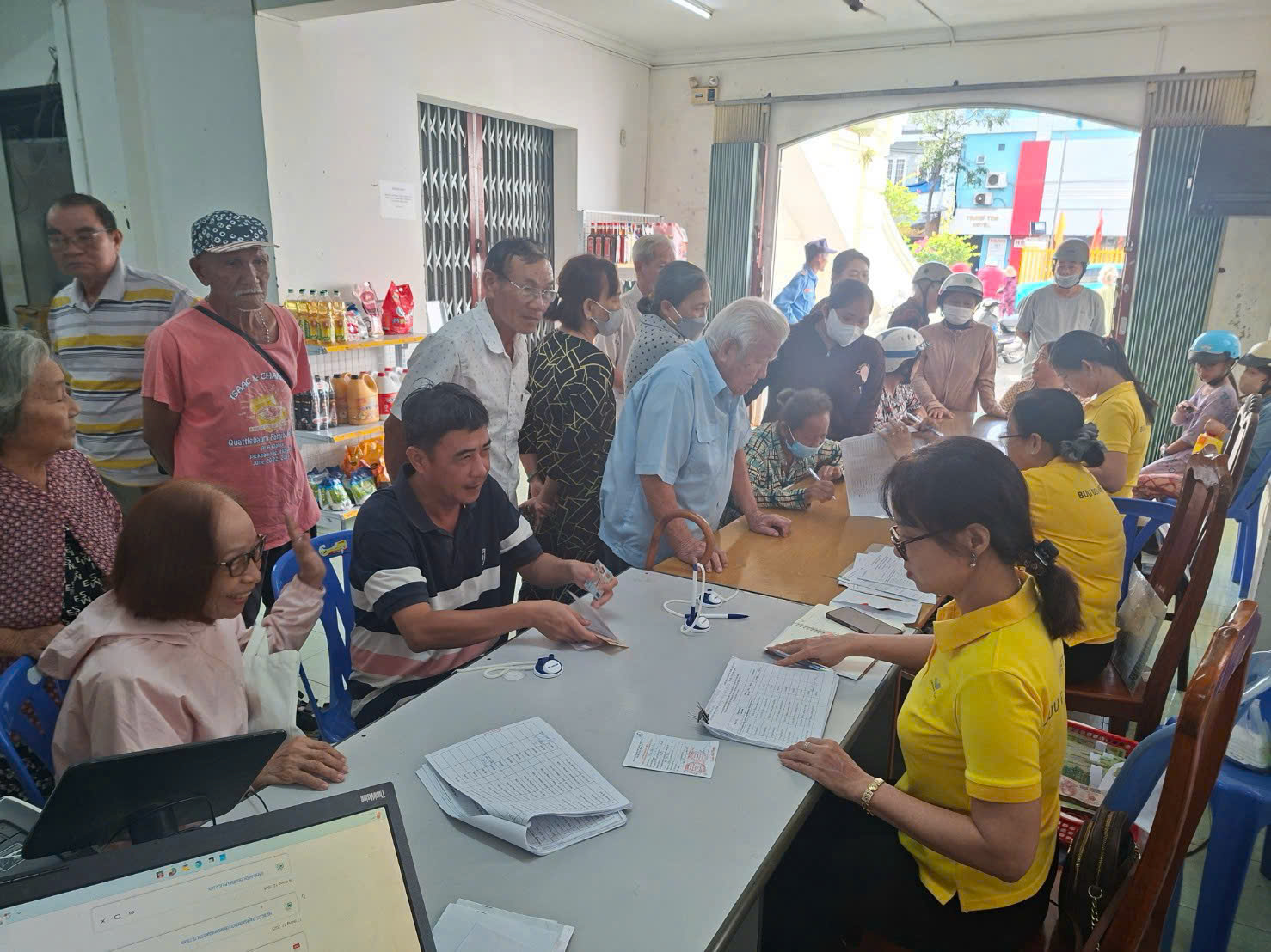 Phường Trà Vinh thực hiện Nghị quyết số 418/NQ-CP ngày 28/12/2025 của Chính phủ về việc tặng quà của Đảng, Nhà nước