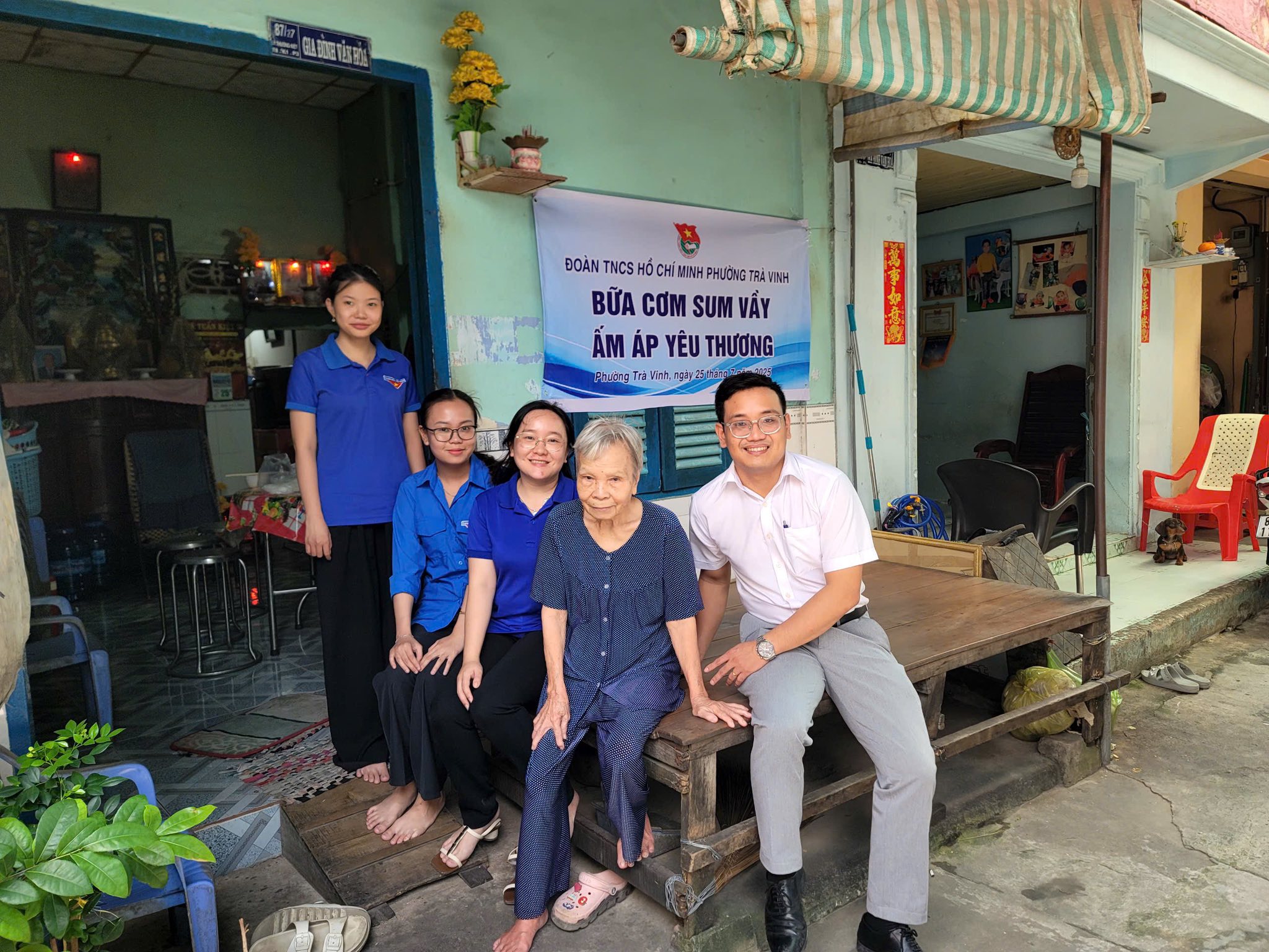 Đoàn Thanh niên phường Trà Vinh tổ chức hoạt động tri ân nhân kỷ niệm 78 năm Ngày Thương binh - Liệt sĩ