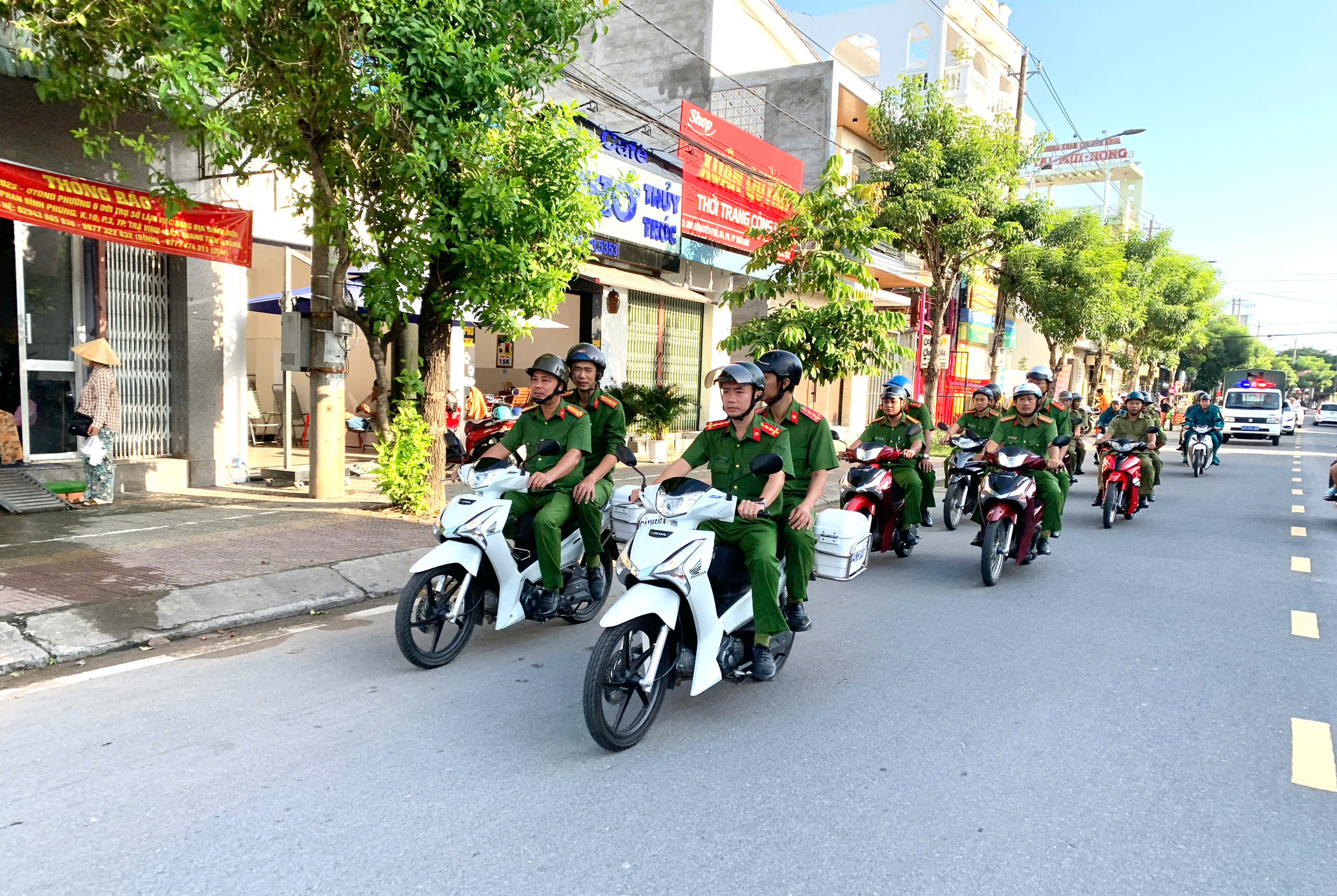 Công an phường Trà Vinh tổ chức Lễ ra quân thực hiện cao điểm tấn công, trấn áp tội phạm, bảo đảm an ninh trật tự