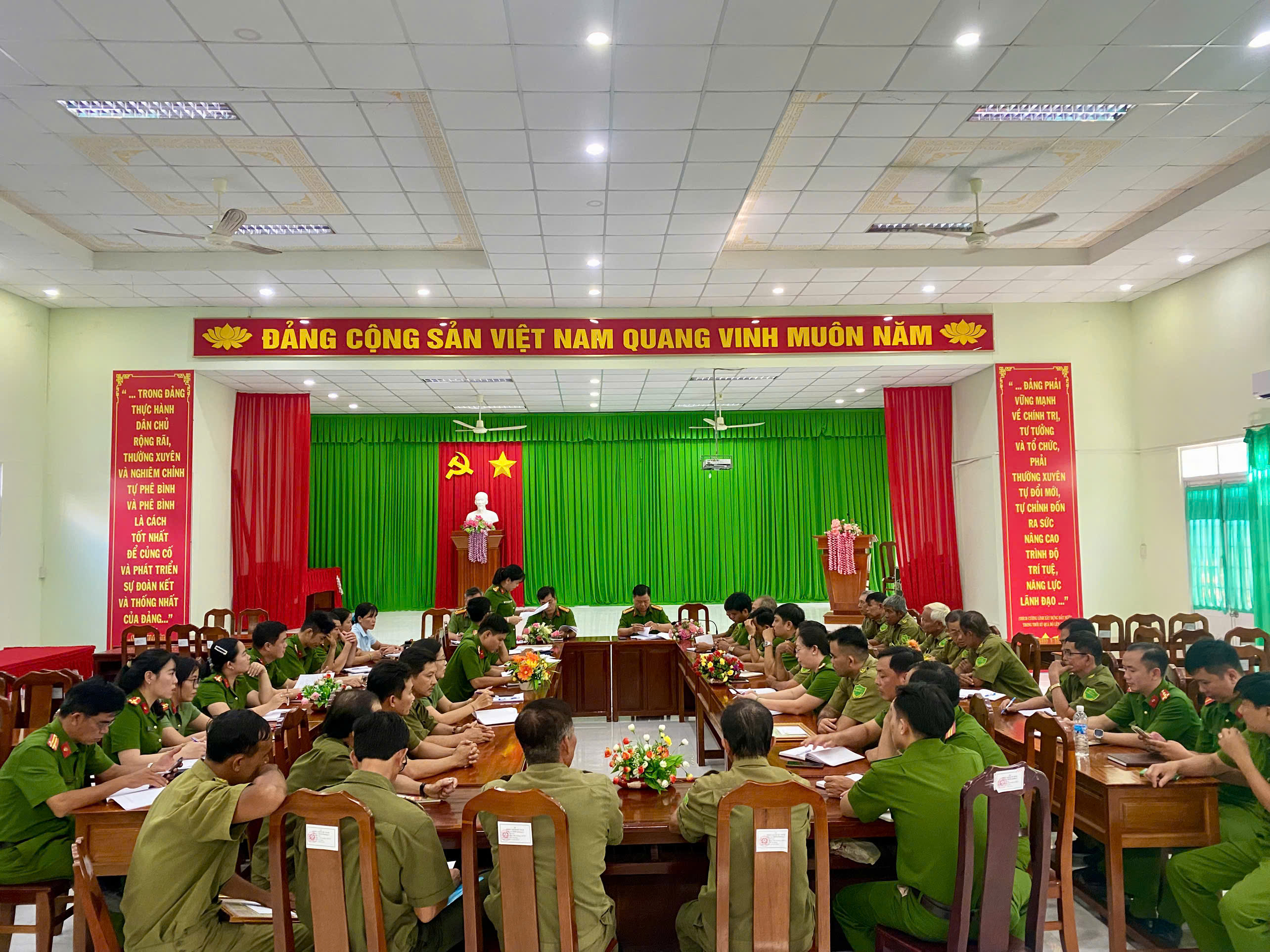 Công an phường Trà Vinh tổ chức họp giao ban định kỳ của lực lượng tham gia bảo vệ an ninh trật tự ở cơ sở